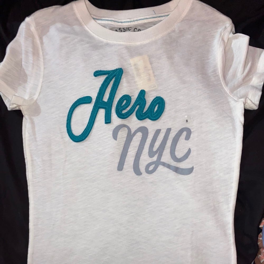 New with tags aero shirt
